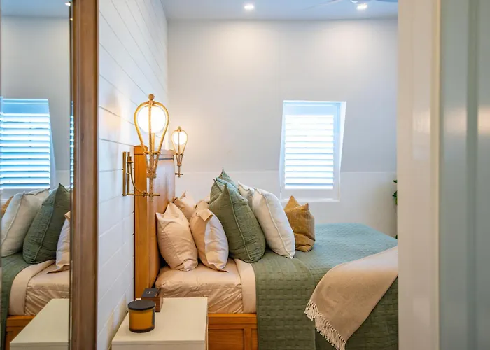 The Penthouse At Custom House Inn
