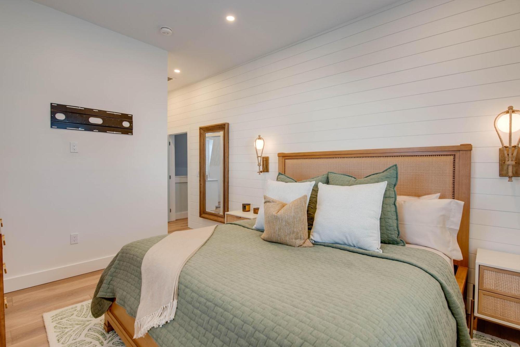 The Penthouse At Custom House *
